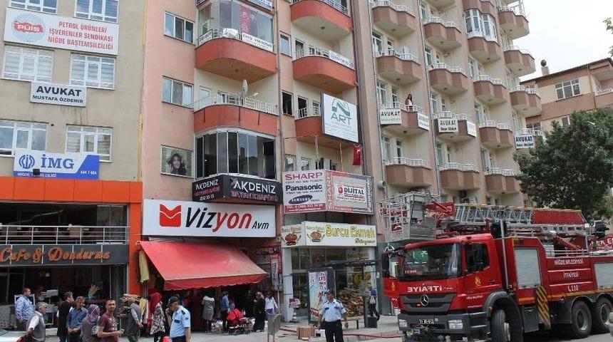 Niğde&rsquo;de &Ccedil;atı Yangını Korkuttu