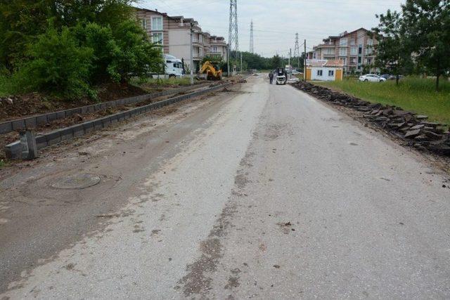 Kartepe Ataevler Mahallesi’nde Kaldırım Düzenlemesi