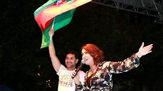 Ramazan Sokağında Azerbaycan Rüzgarı Esti