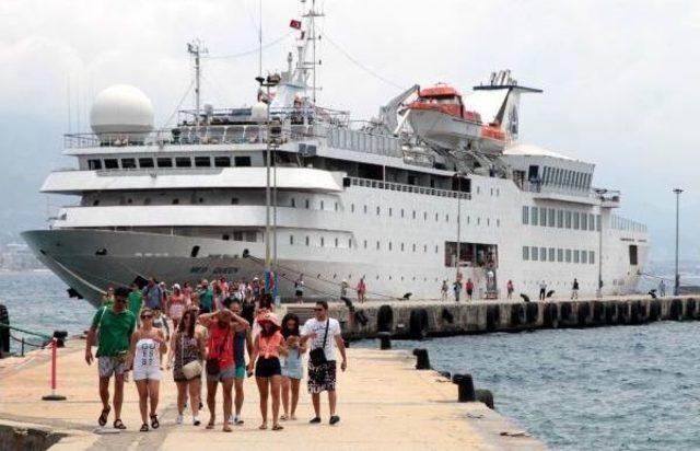 Alanya'ya Gemiyle Gelen Lübnanlılara Mehterli Karşılama