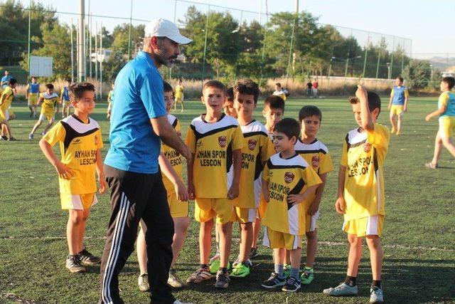 Sporcular Yaz Spor Okuluna Yoğun İlgi Gösteriyor