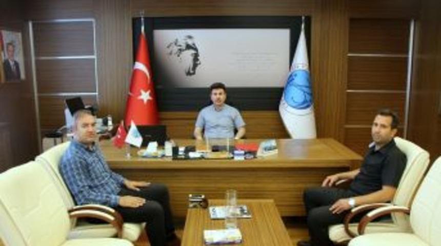 Futbol Hakemleri Temsilcilerinden Rekt&ouml;r Karacoşkun&rsquo;a Ziyaret