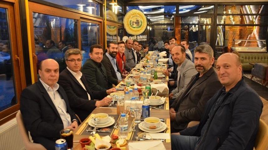 Başkan Bakıcı Orucunu Ak Parti Meclis &Uuml;yeleri İle Birlikte A&ccedil;tı