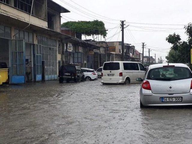 Sakarya'da Yağmur Su Baskınlarına Yol Açtı