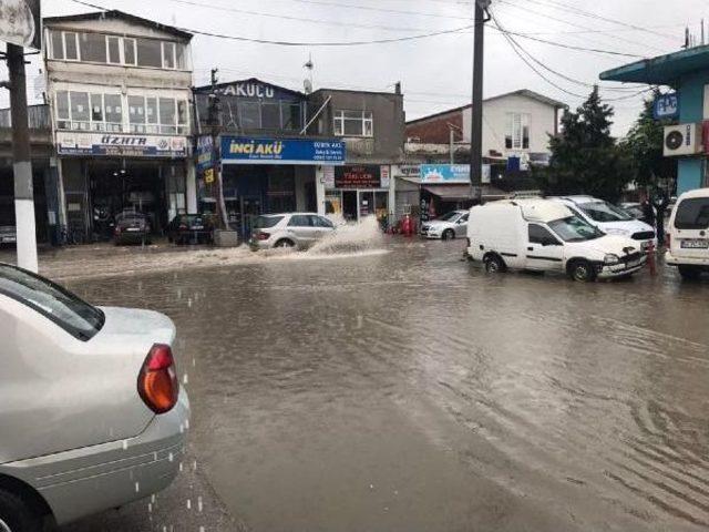 Sakarya'da Yağmur Su Baskınlarına Yol Açtı