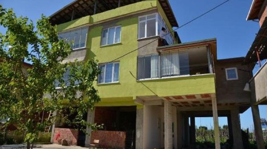 Terme&rsquo;De Evler Olimpiyat I&ccedil;in Boyanıyor