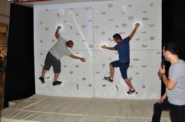 Babalarına Hediyeyi Yarışarak Aldılar 3