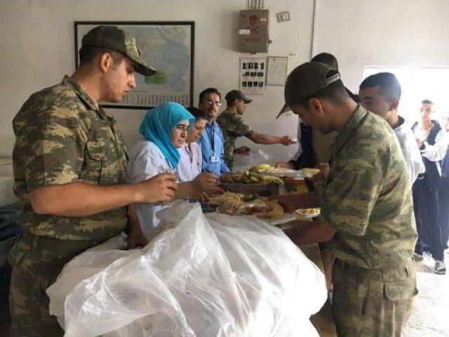 Manisa da Kışladaki Zehirlenmeye 24 G&ouml;zaltı (4) 2