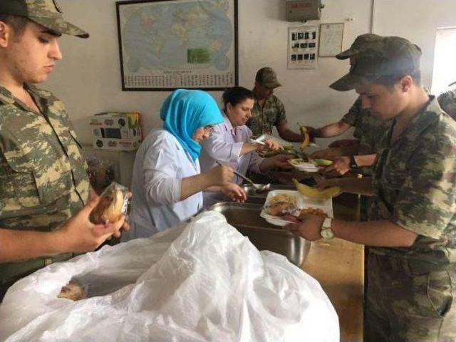 Manisa da Kışladaki Zehirlenmeye 24 G&ouml;zaltı (4) 3