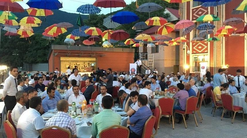 Azerbaycan&rsquo;da Ramazan Coşkusu Tika&rsquo;nın İftar Sofralarında Yaşanıyor