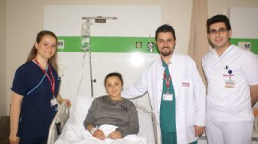 Safra Kesesindeki Taş 15 Dakikada &Ccedil;ıkarıldı