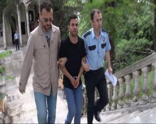 B&uuml;y&uuml;kada daki "cep Telefonlu Taciz" Ş&uuml;phelisi İranlı Tutuklandı (1) 1