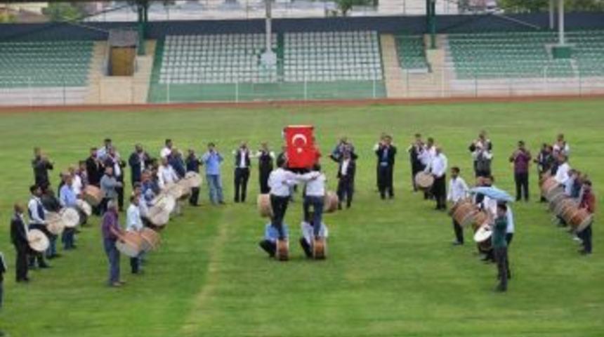 Vali&rsquo;den Abdallara 40 Bin Liralık Kıyafet S&ouml;z&uuml;