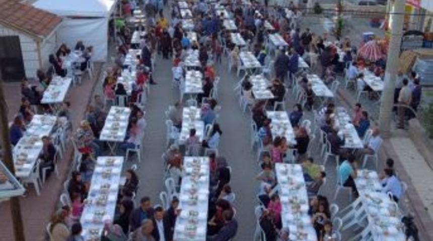 Belediyenin İftarında Vatandaşlar Kaynaşma İmkanı Buluyor