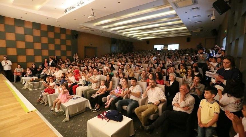 Geleceğin Tiyatrocuları İzleyenleri G&uuml;ld&uuml;rd&uuml;