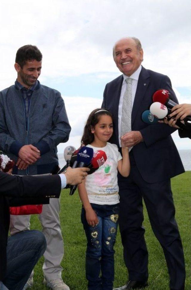 Hakkarili K&uuml;&ccedil;&uuml;k Yağmur&rsquo;un Annesi Ve Kardeşleri De İstanbul&rsquo;a Gelecek 2