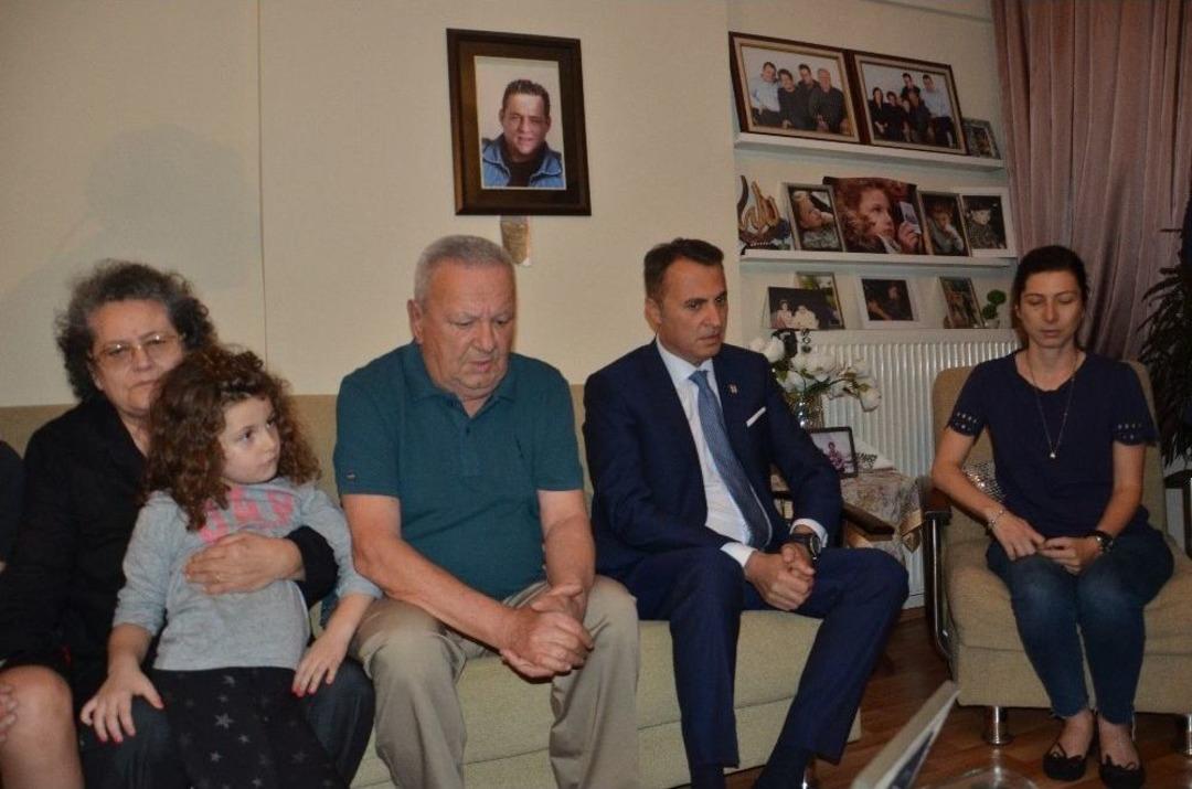 Beşiktaş, Şampiyonluk Kupasını Vefa M&uuml;d&uuml;re Getirdi