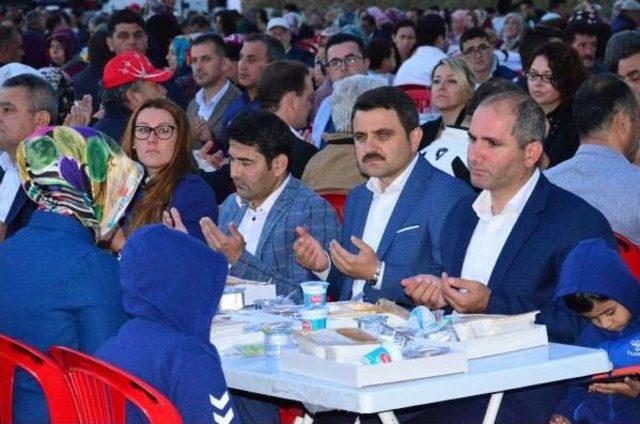 Gelibolu Tarihi Alan Başkanlığı Namazgah Tabyası'nda Iftar Verdi