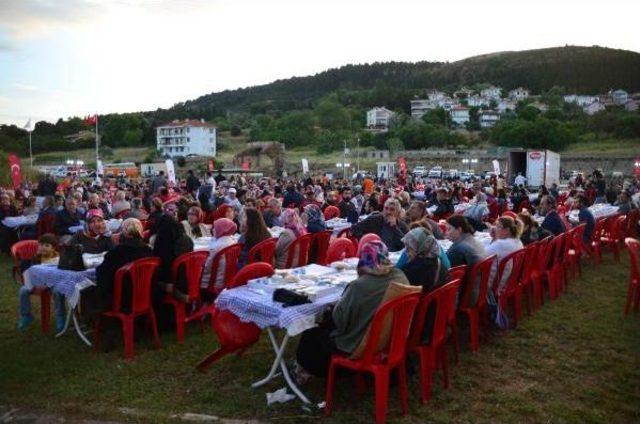 Gelibolu Tarihi Alan Başkanlığı Namazgah Tabyası'nda Iftar Verdi