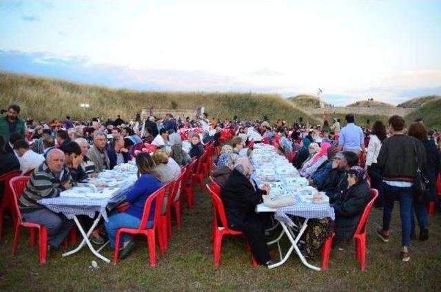 Gelibolu Tarihi Alan Başkanlığı Namazgah Tabyası'nda Iftar Verdi