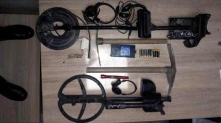 Dedekt&ouml;r İle Define Ararken Yakalandılar