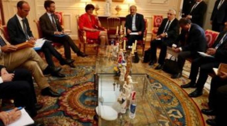 Milli Savunma Bakanı Işık, Fransa Savunma Bakanı Goulard İle Bir Araya Geldi