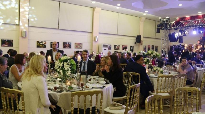 Egemen Bağış: "islam D&uuml;nyası Bu Tuzağa D&uuml;ş&uuml;yor. M&uuml;sl&uuml;manın M&uuml;sl&uuml;mana Yaptığını B&uuml;y&uuml;k &Uuml;z&uuml;nt&uuml;yle Takip Ediyoruz"