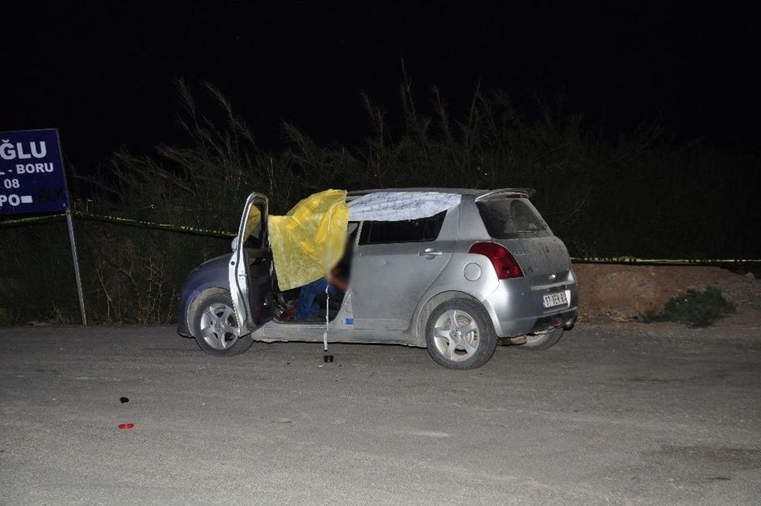 Karısının Otomobilinde Av T&uuml;feğiyle İntihar Etti
