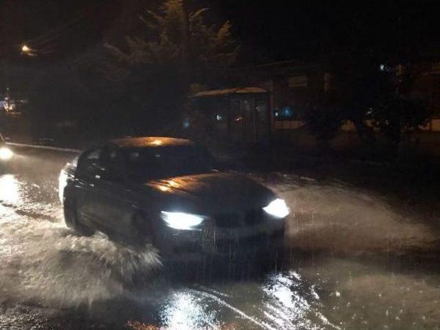 Sakarya'da Yağmur Su Baskınlarına Yol Açtı (3)