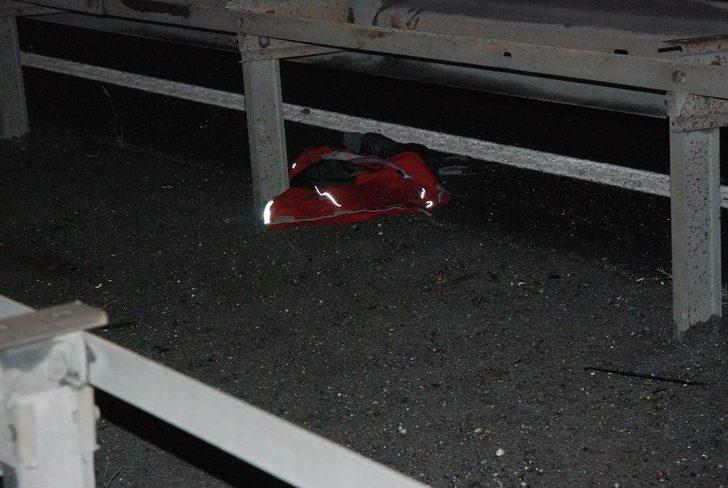 Otobandan Karşıya Geçmeye Çalışırken Canından Oldu G3