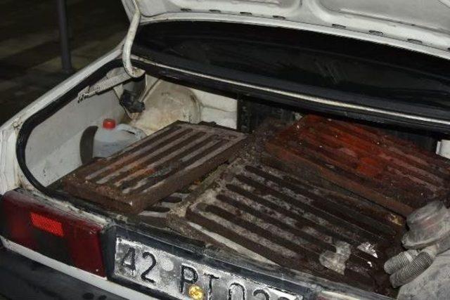 Kaçtığı Otomobille Polis Aracına Çarpan Rögar Kapağı Hırsızı Yakalandı