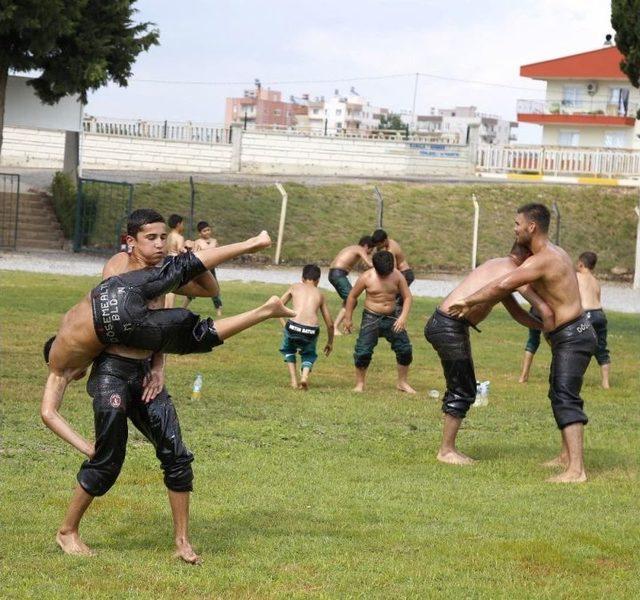 Döşemealtı’nın Minik Pehlivanları Kırkpınar’a Hazırlanıyor