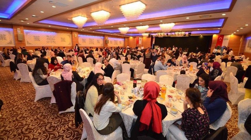 Başkan &Ccedil;etin Eğitimcilere İftar Verdi
