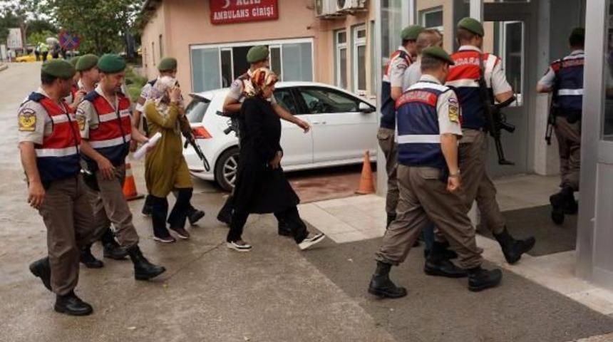 Firari Fet&ouml;'c&uuml;lerin Yunanistan'a Ka&ccedil;arken Yakalanan Eşleri Tutuklandı