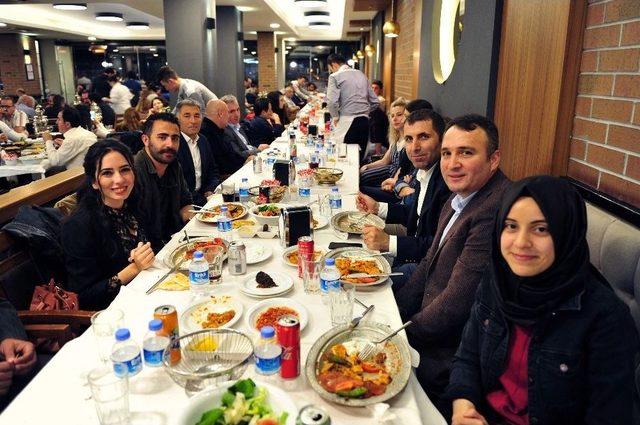 İhlas Medya Ankara Grubu Çalışanları İftarda Buluştu