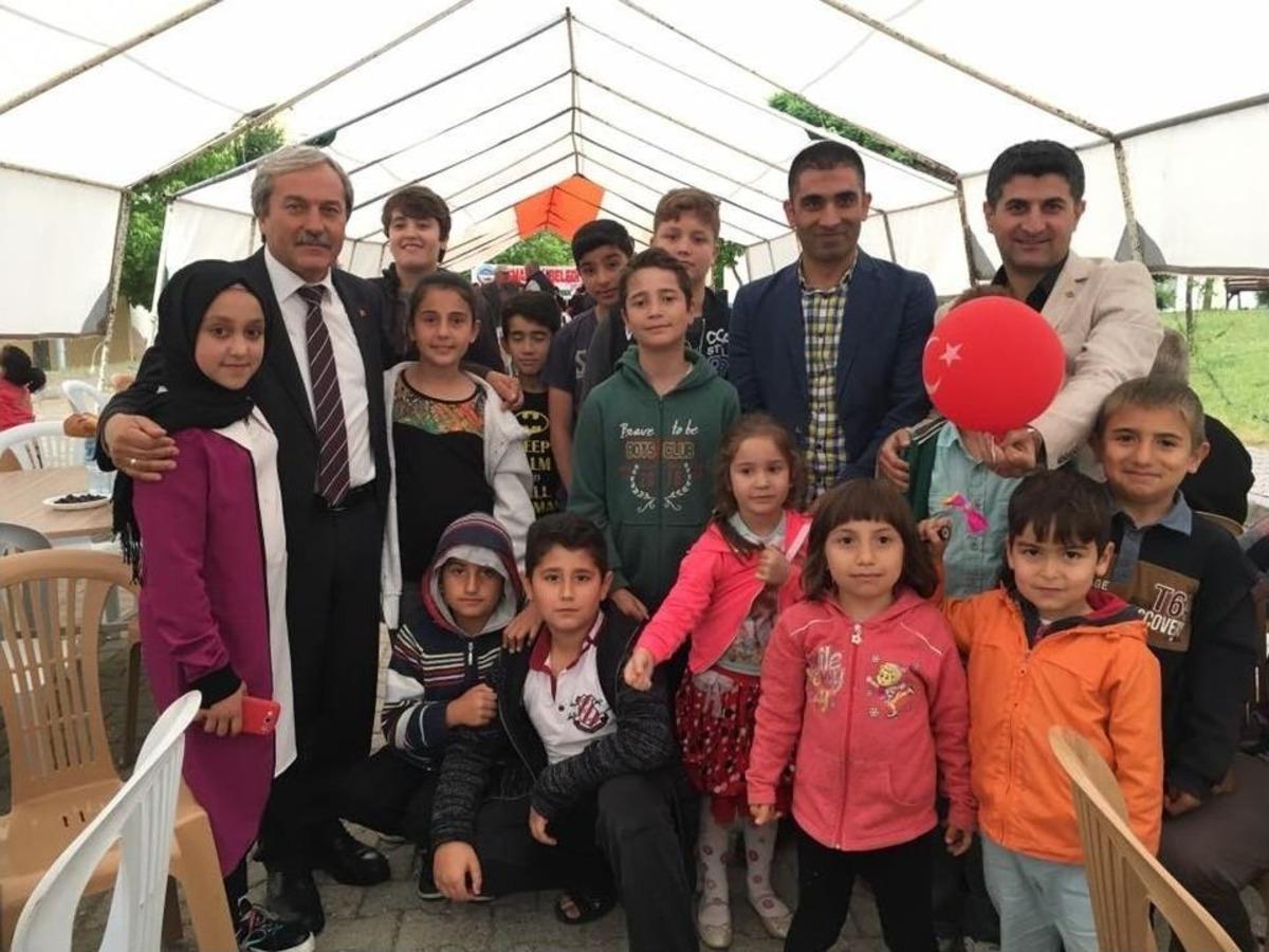 Başkan Şahin, Orucunu Toki Sakinleriyle A&ccedil;tı