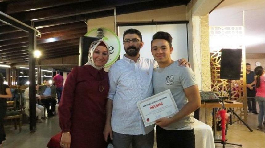 Biga Karate Gen&ccedil;lik Spor Kul&uuml;b&uuml;n&uuml;n Karatecileri Kemer Y&uuml;kseltti