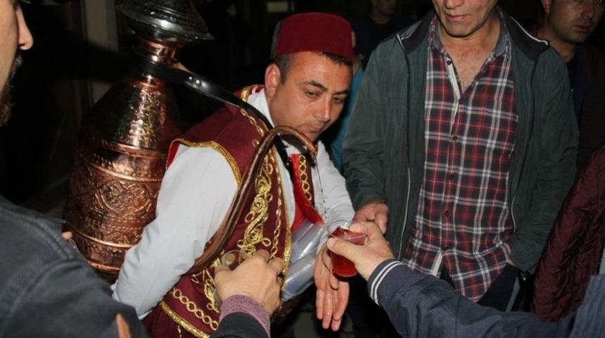 Bayburt Belediyesi&rsquo;nden Osmanlı Şerbeti İkramı