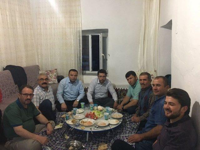 Ak Parti Heyeti Şehit Kazım Ayın Ailesiyle İftar Yaptı