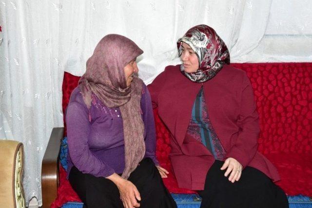 Vali Tuna İftarda Şehit Ailesine Konuk Oldu 2