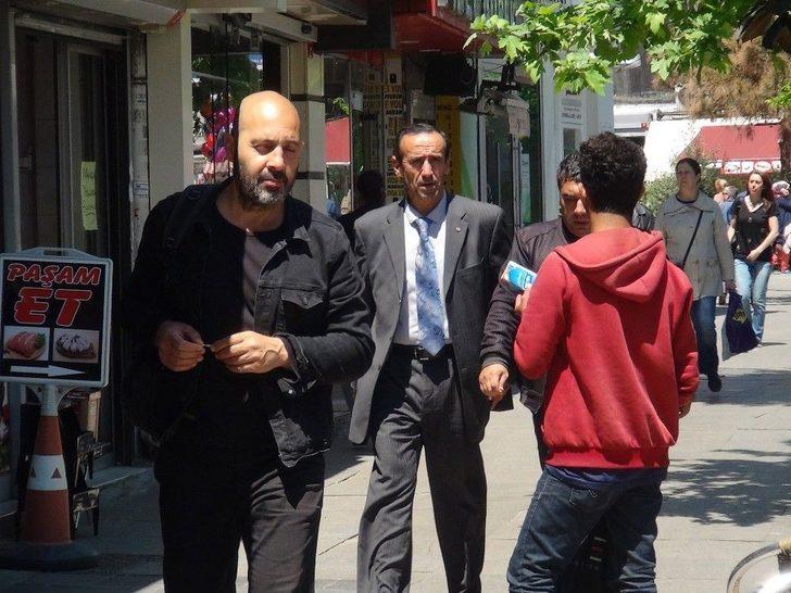 (özel Haber) Boksör Olabilmek İçin Mendil Satıp Para Biriktiriyor G4