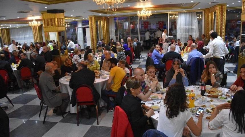 Başkan Mehmet Keleş Belediye Personeli İle İftarını A&ccedil;tı