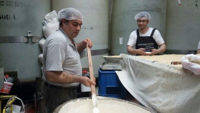 K&uuml;tahya&rsquo;nın Y&ouml;resel Tatlısı &rsquo;bitli Helva&rsquo;nın Satışları Arttı 1