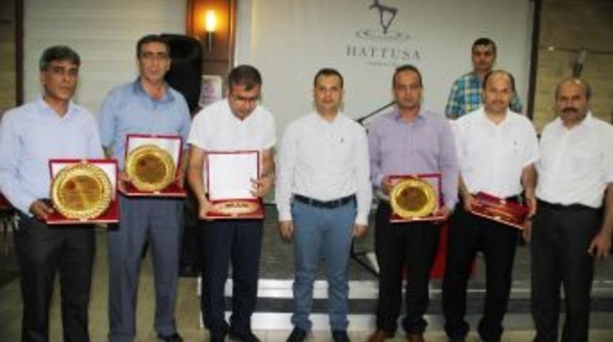 Erzin&rsquo;de Okul M&uuml;d&uuml;rleri &Ouml;d&uuml;llendirildi