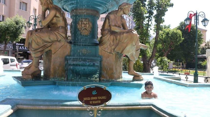 Suriyeli &Ccedil;ocuk Y&uuml;rekleri Ağza Getirdi