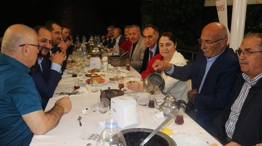 Başkan T&uuml;rkmen Belediye Personeli İle İftar Sofrasında Buluştu