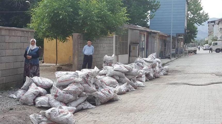 Tatvan&rsquo;da K&ouml;m&uuml;r Yardımı Dağıtımı