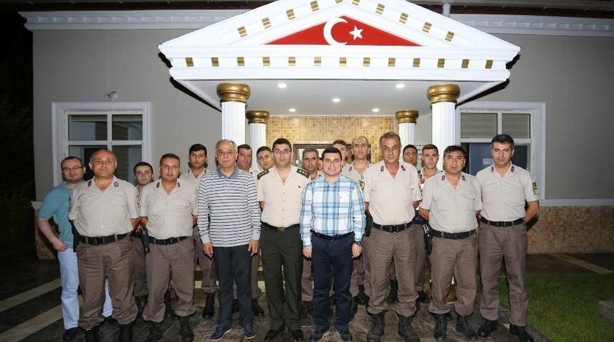 T&uuml;t&uuml;nc&uuml; Asker İle Sahur Yaptı