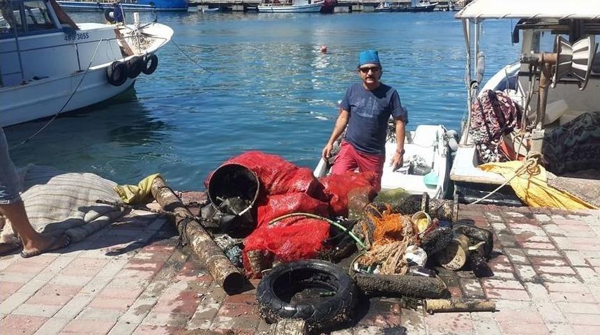 G&uuml;ll&uuml;k Plajında Denizden &Ccedil;ıkanlar Şaşırttı