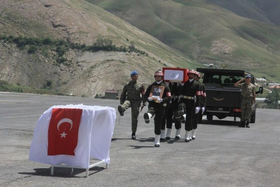 Şehit Y&uuml;zbaşı İ&ccedil;in Uğurlama T&ouml;reni